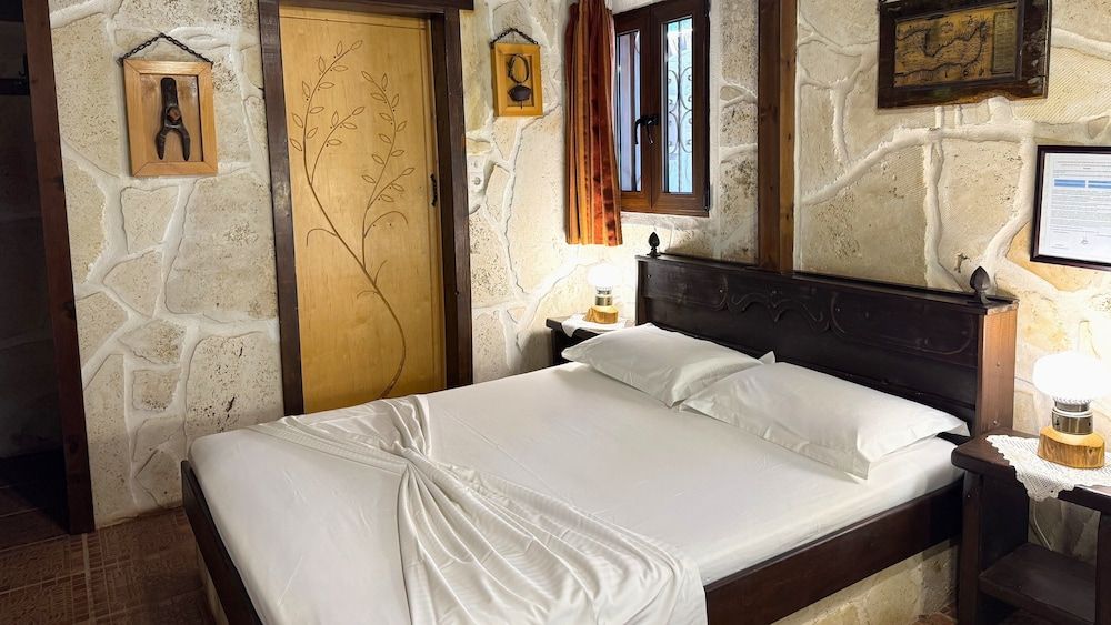 Stella's Traditional Inn 2