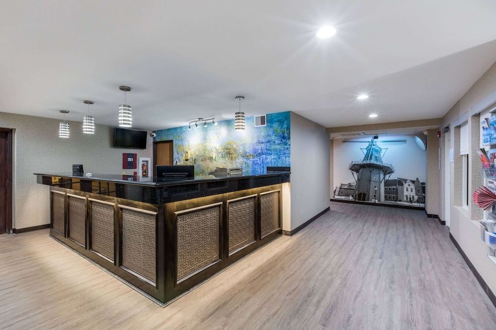 Baymont by Wyndham Pella 2