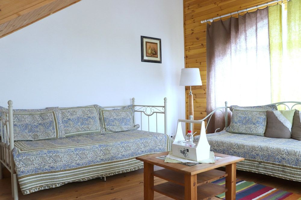 Maison Blanche Ecohouse Mytnitsa 3