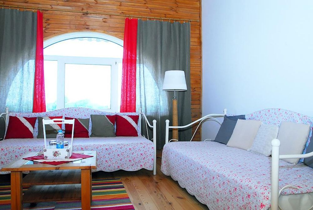 Maison Blanche Ecohouse Mytnitsa 2