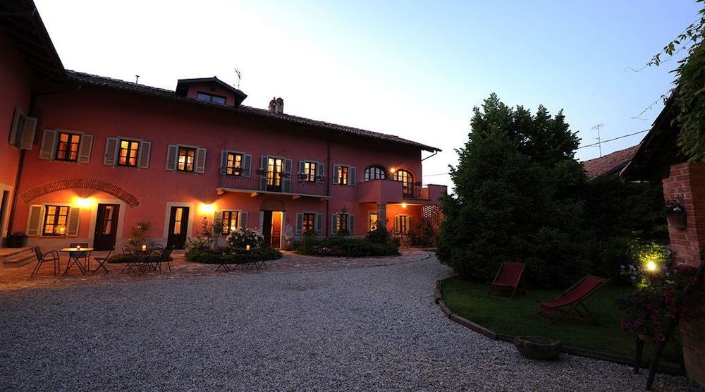 Agriturismo Il Gioco dell'Oca -1 estrelas em Barolo