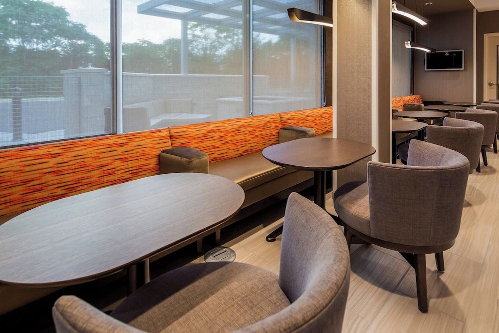 Springhill Suites by Marriott Chambersburg 3