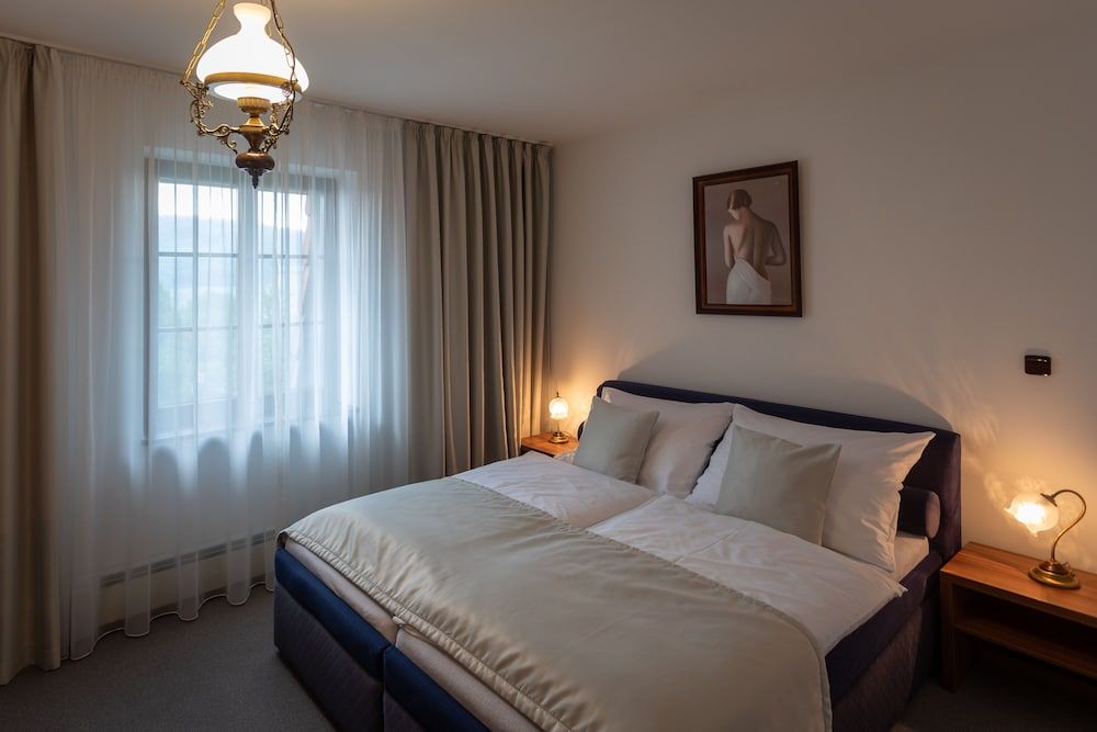 Zámeček pod hradem - hotel 4 estrellas en Starý Jičín