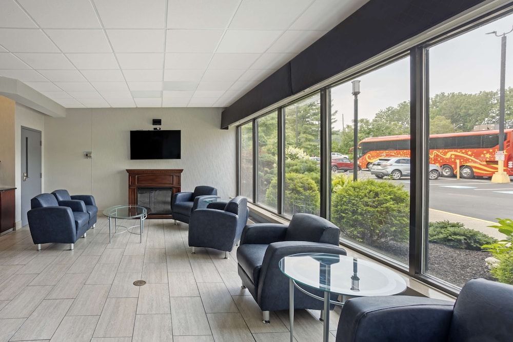 Best Western Plus Reading Inn & Suites 3