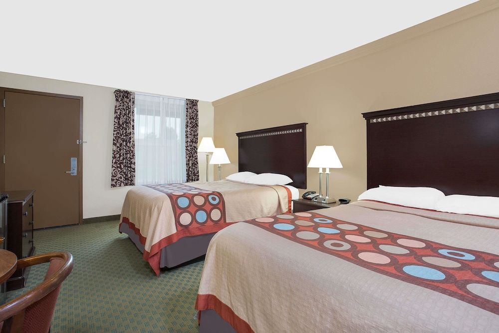 Super 8 by Wyndham Danville 3