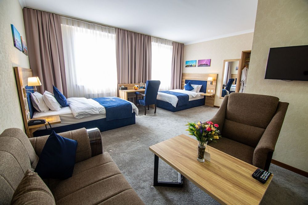 Rayan Hotel -1 estrelas em Osh