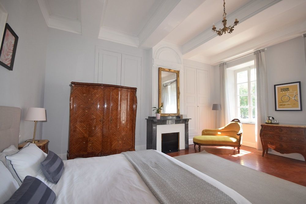 Maison De L'Aguze 3