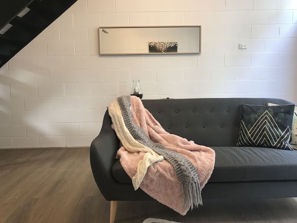 The One Henley Beach -1 estrellas en Grange