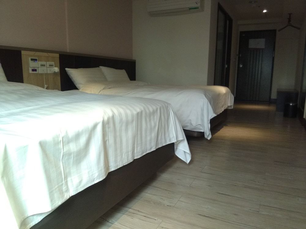 Denver Milan Hotel 4 estrellas en Huwei