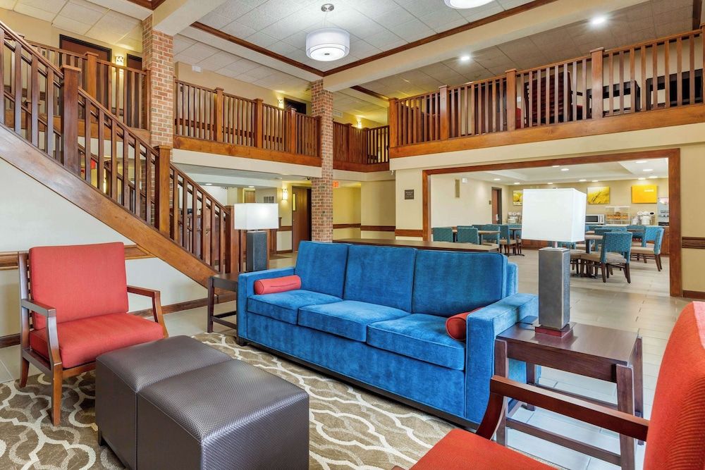 Comfort Inn & Suites Milford 3
