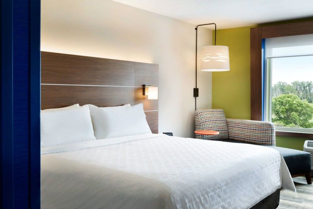 Holiday Inn Express & Suites Millersburg by IHG 3