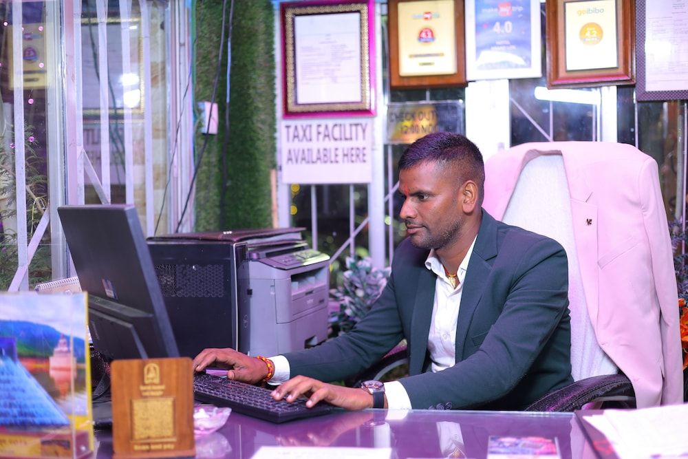 Hotel Anand Lok 2