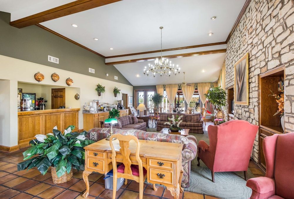 Americas Best Value Inn Columbus, TX 3