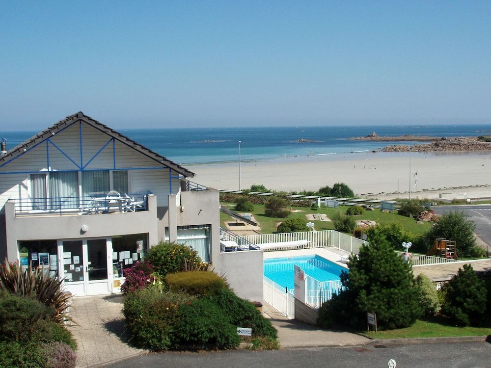 Les Terrasses de la plage de Trestel 2
