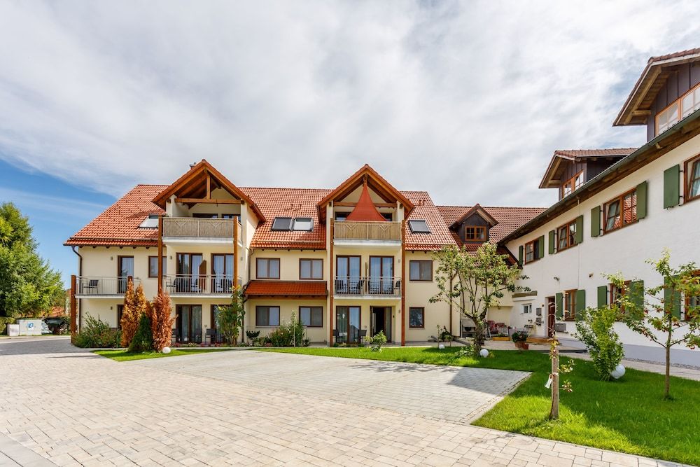 Landhotel und Gasthaus Wiedmann -1 estrellas en Eresing