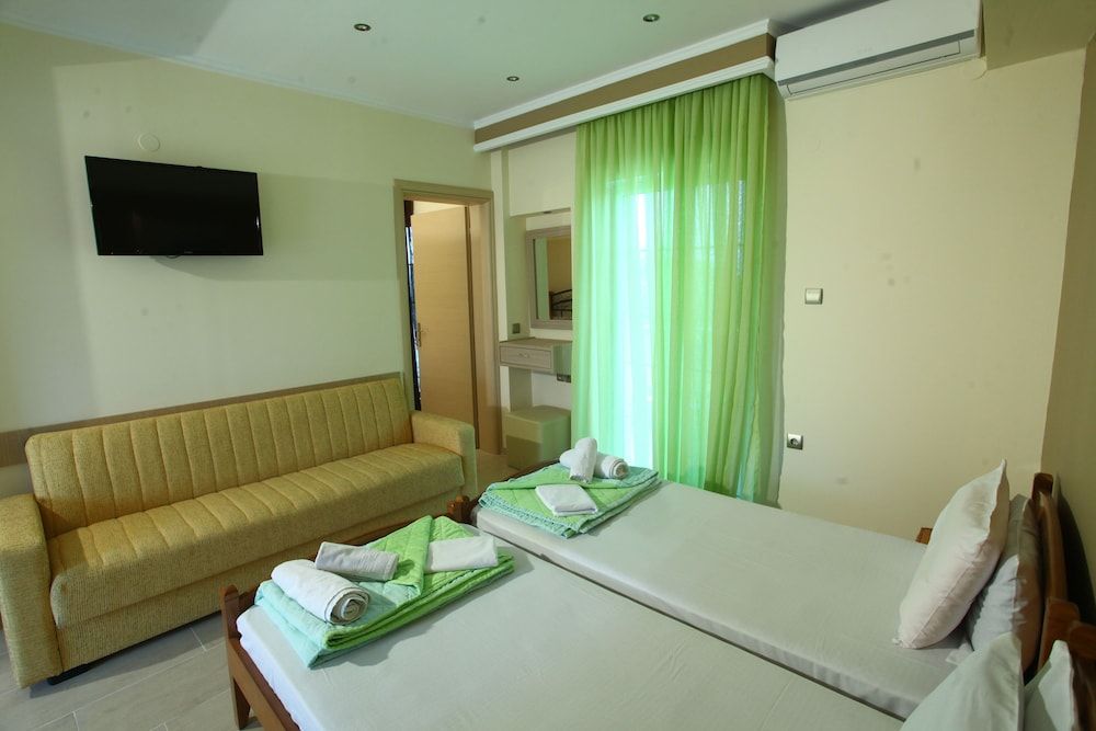 Studios Pieria 2
