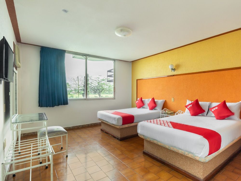 OYO Hotel Casa Blanca 3