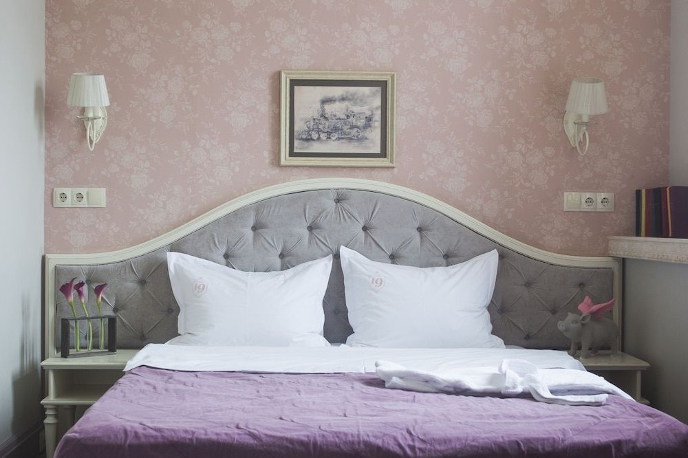 Hotel 19 3