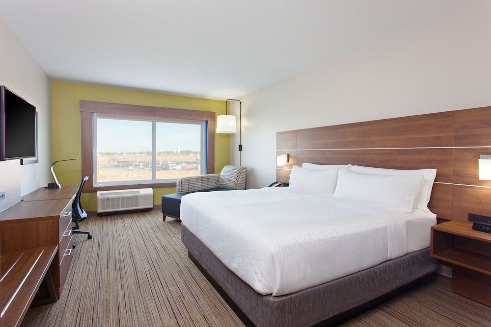 Holiday Inn Express & Suites Moses Lake by IHG 2