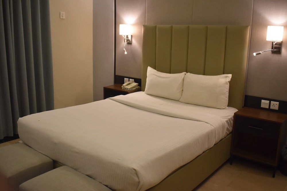 Sunset Suites 2