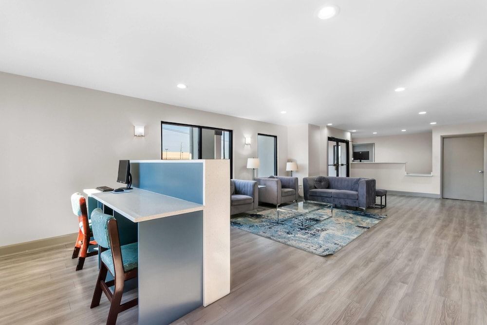 Days Inn by Wyndham Enterprise 2