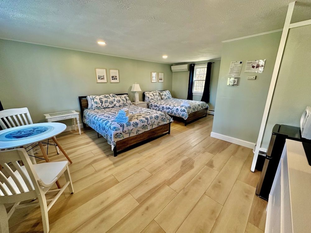 Sandy Neck Motel 3