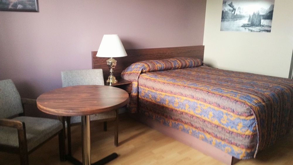 Lamplighter Viking Motel 3