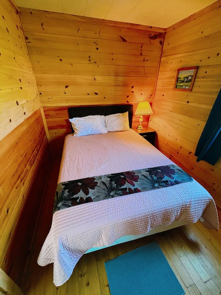 Blue Spruces Cottages 3