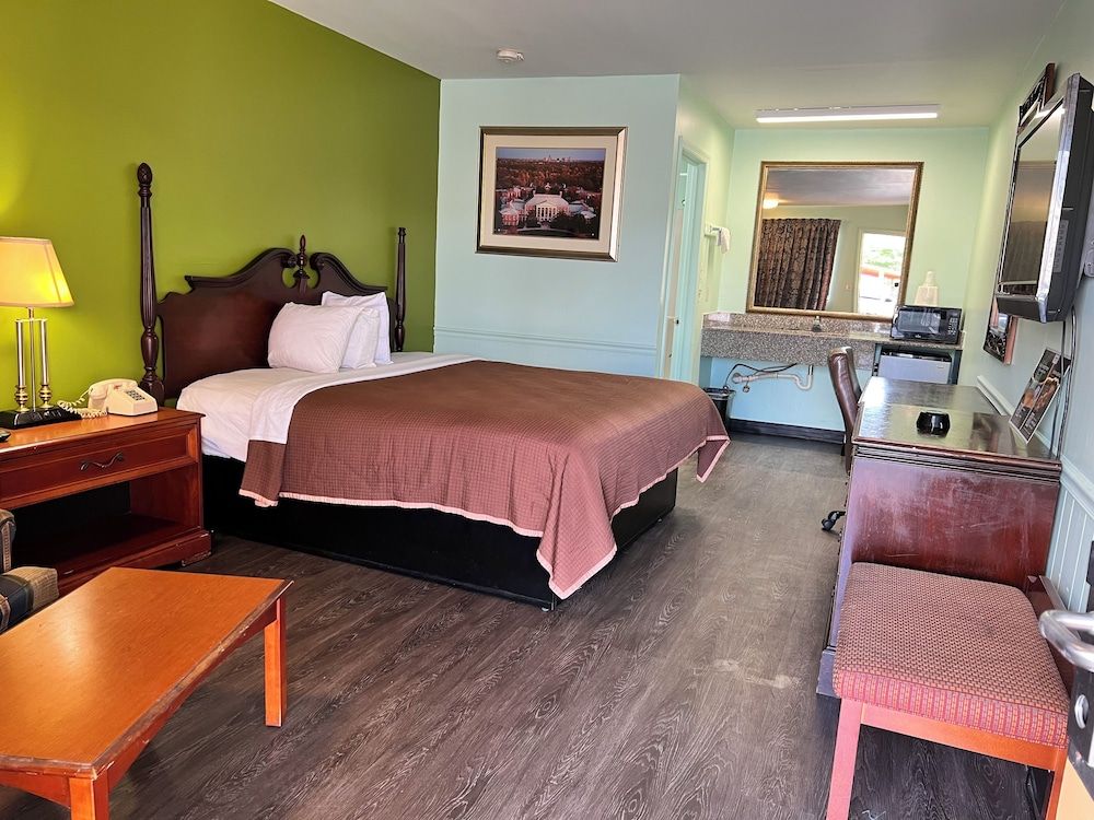 Travelers Inn 3