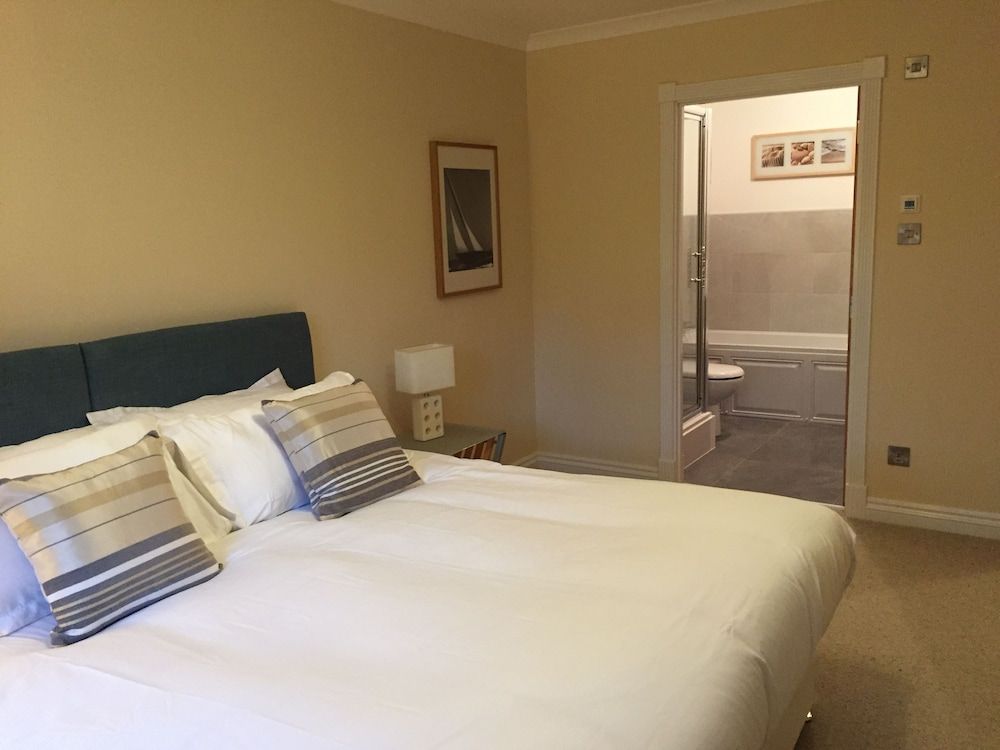 Turnberry Apartments 2