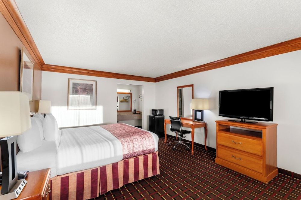 Scottish Inn Decatur 3