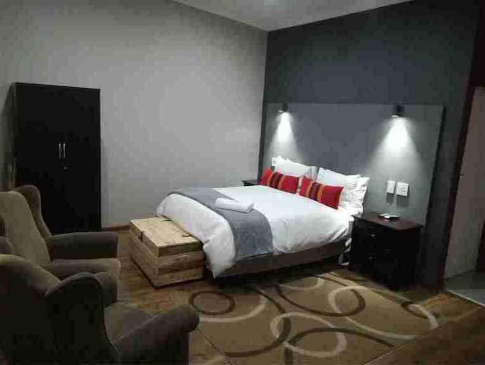 Tranquil House Bed and Breakfast 2