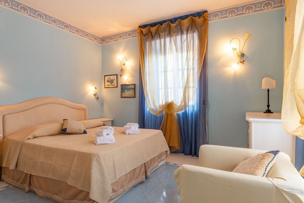 Lucca Franco's Villa 3