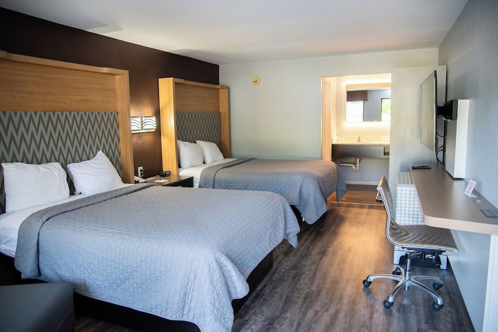 Columbus Inn and Suites 2 estrellas en Columbus