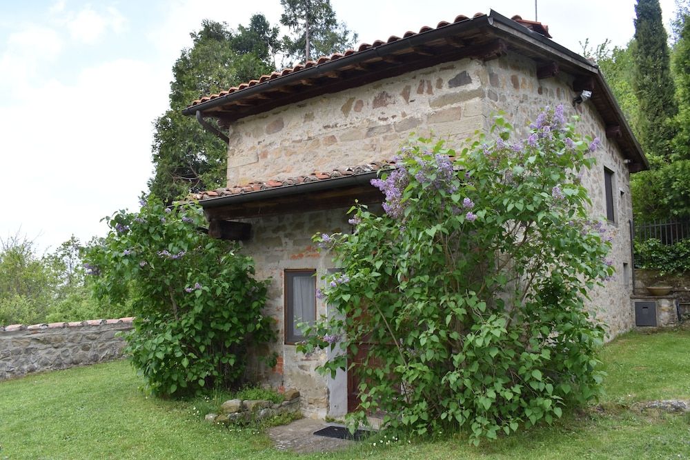 Cozy Welcoming Apartment for a Lovely Stay -1 estrellas en Castelfranco Piandisco