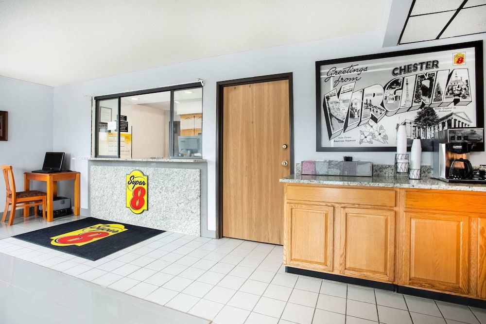 Super 8 by Wyndham Chester/Richmond Area 3
