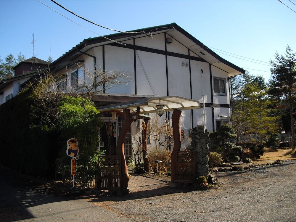 Inn Fujitomita 2 estrellas en Oshino