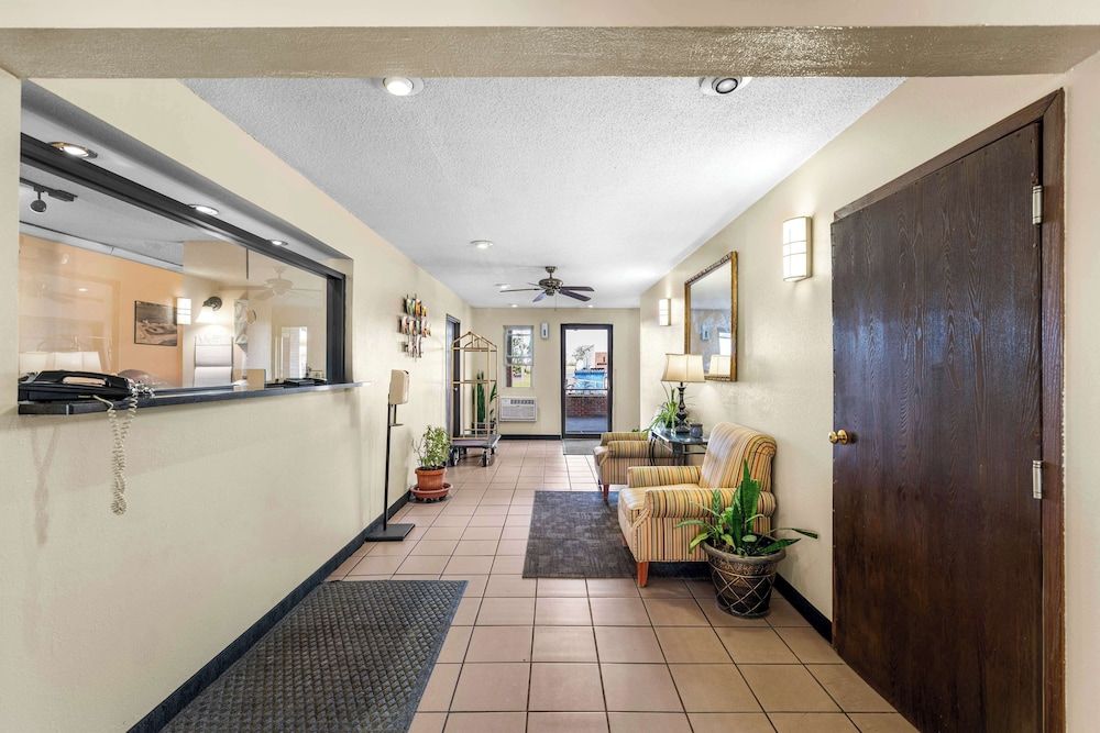 Americas Best Value Inn Decatur, IL 2