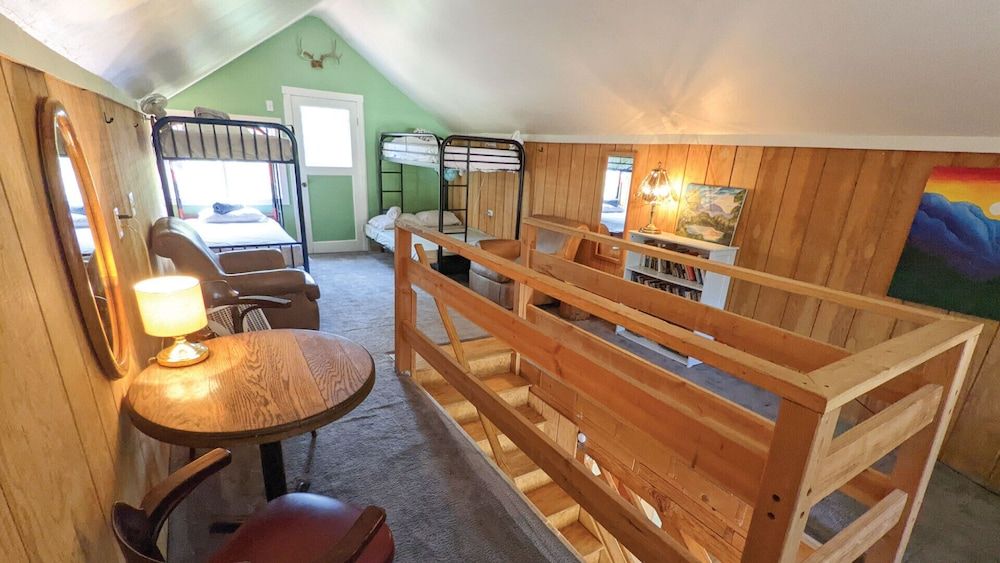 Jackass Hostel 3