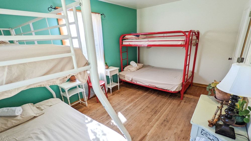 Jackass Hostel 2