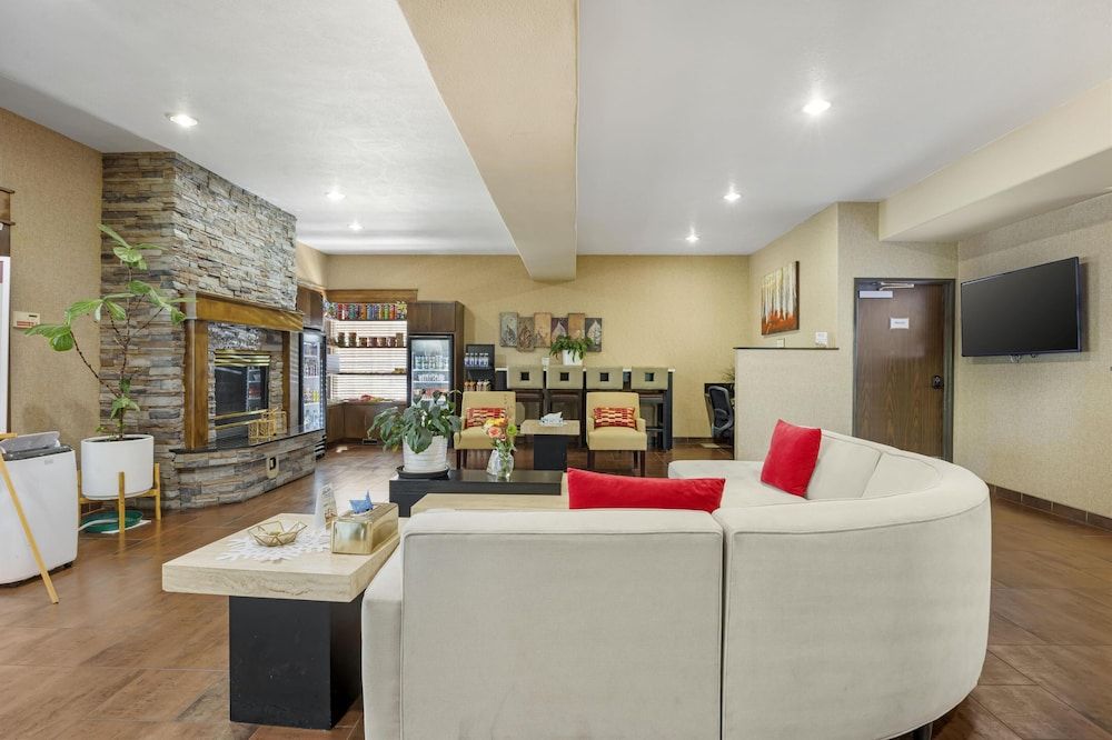 Best Western Plus Prairie Inn 3