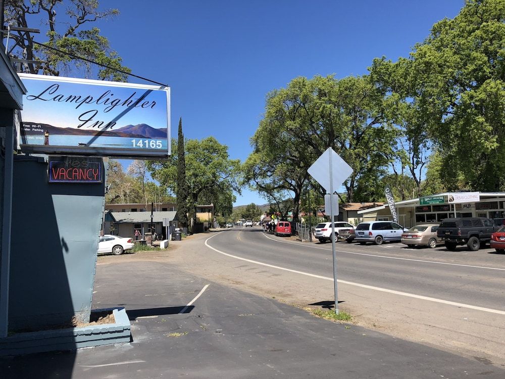 Lamplighter Motel 2 estrellas en Clearlake