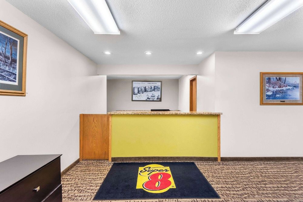 Super 8 by Wyndham Oelwein 3
