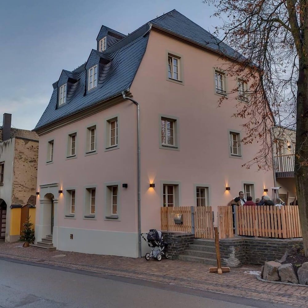 Boutique Hotel Grüner Zweig 4 estrellas en Schlettau