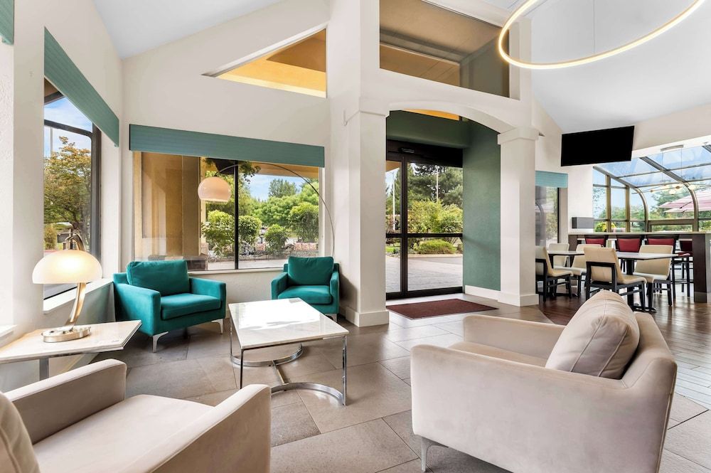 Best Western Plus Parkway Inn 3