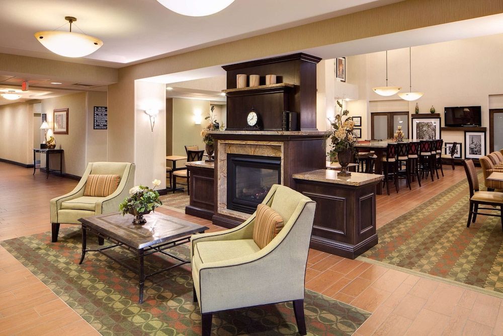 Hampton Inn & Suites Chicago/St. Charles 2