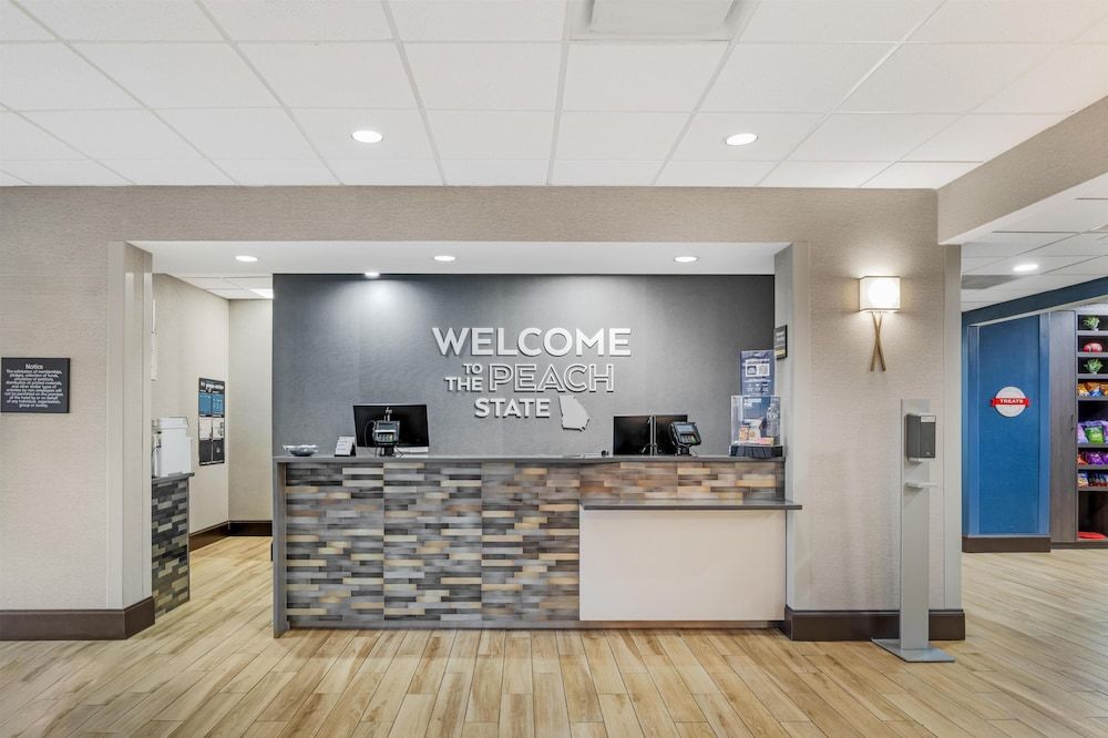 Hampton Inn & Suites Augusta West 3