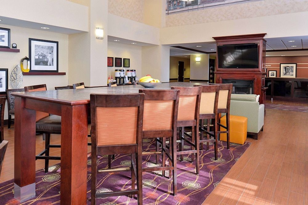 Hampton Inn & Suites Dayton - Vandalia 2