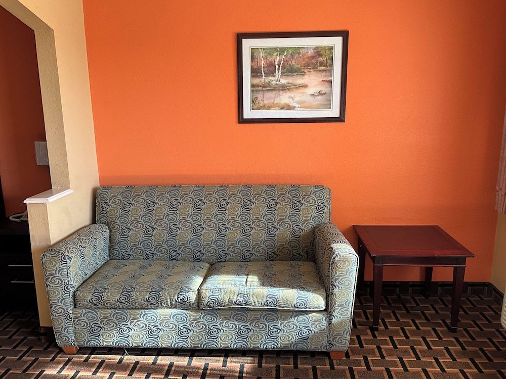 Executive inn & Suites 2
