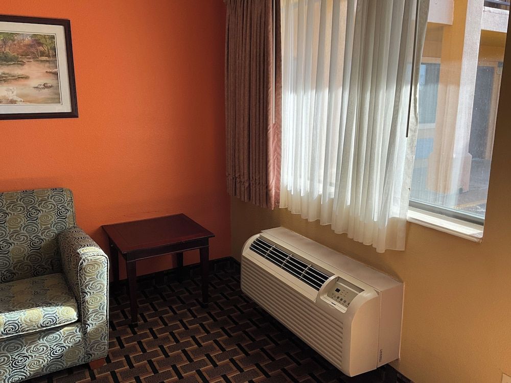 Executive inn & Suites 3